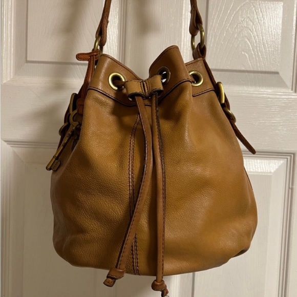 💚 FOSSIL BUCKET
Shoulder bag💚🩷💚 - Picture 1 of 12